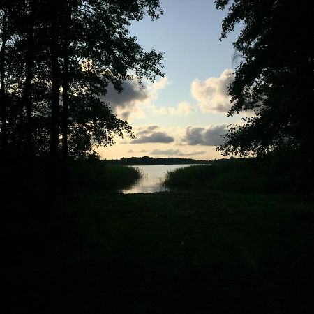 Domek Nad Jeziorem Otalzyno Pomieczyno エクステリア 写真